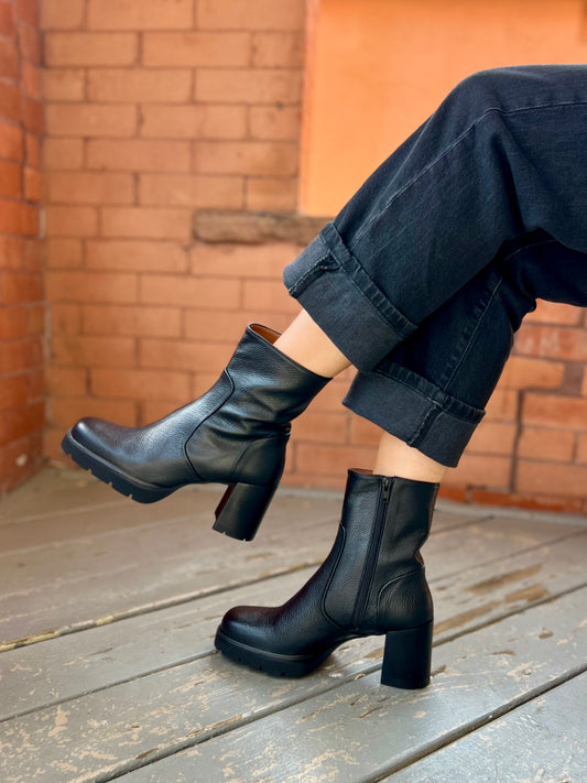 21926 SUSAN in Negro