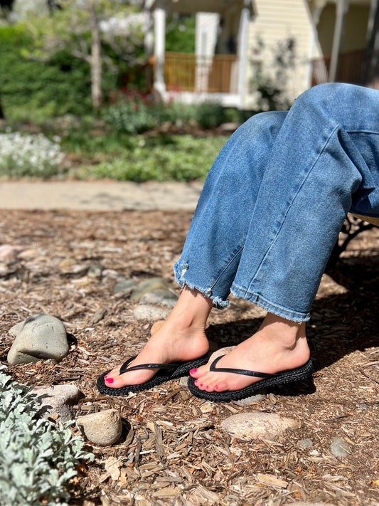 Cheerful 01 in Black