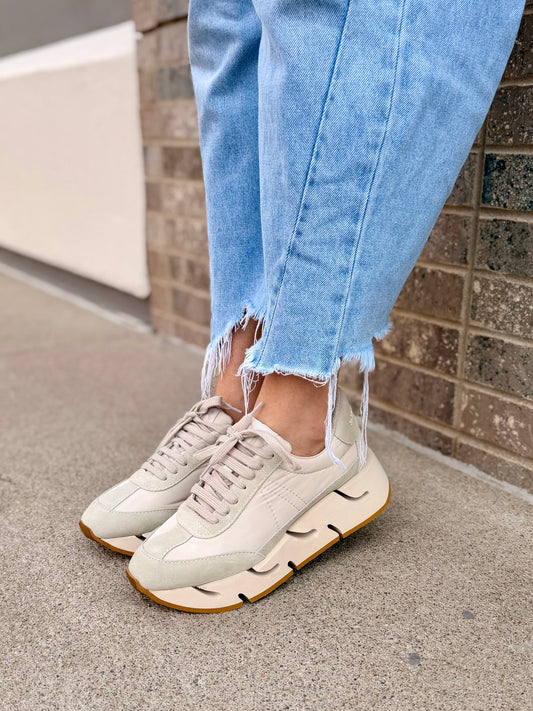 Agata in Off White