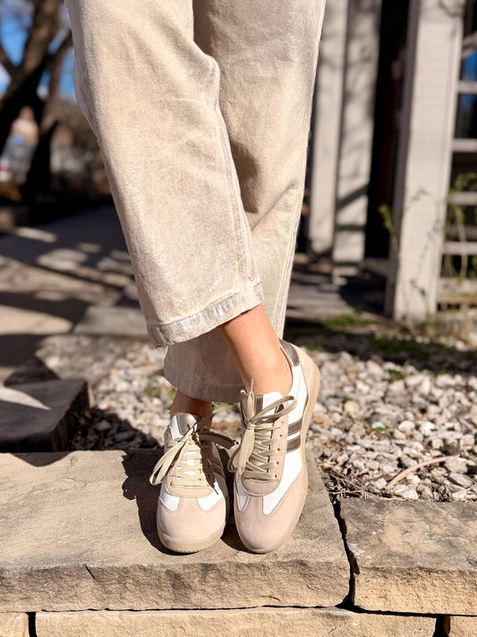 83.300.12 in Oak/White