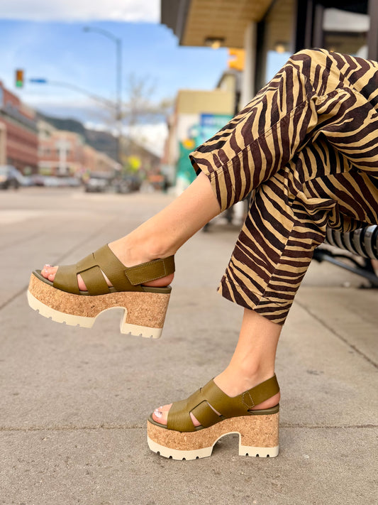 21809 VENICE in Olive