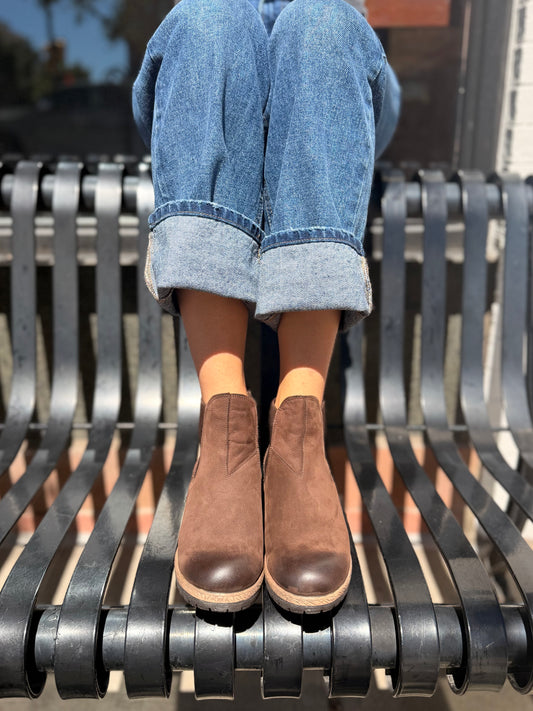 Danie in Brown