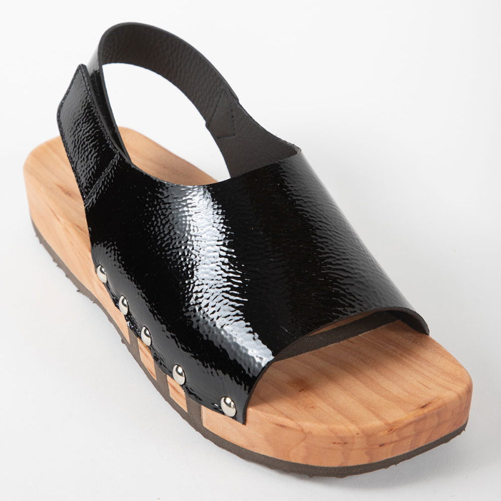 22133 WOOD in Black