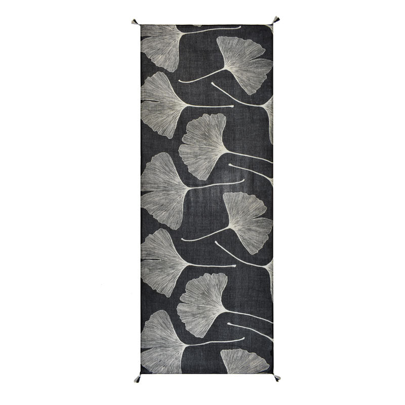 Gingko in Black/White