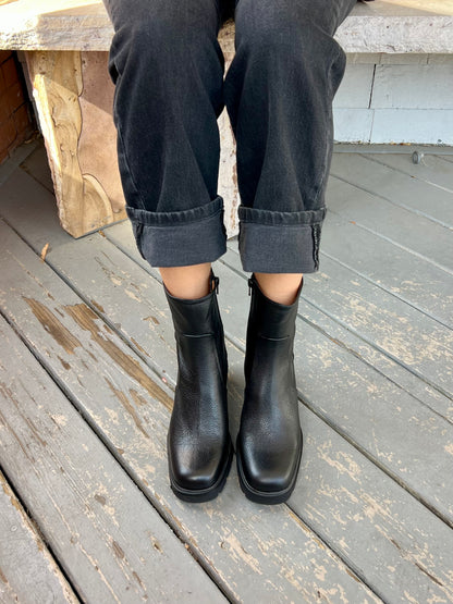 21926 SUSAN in Negro