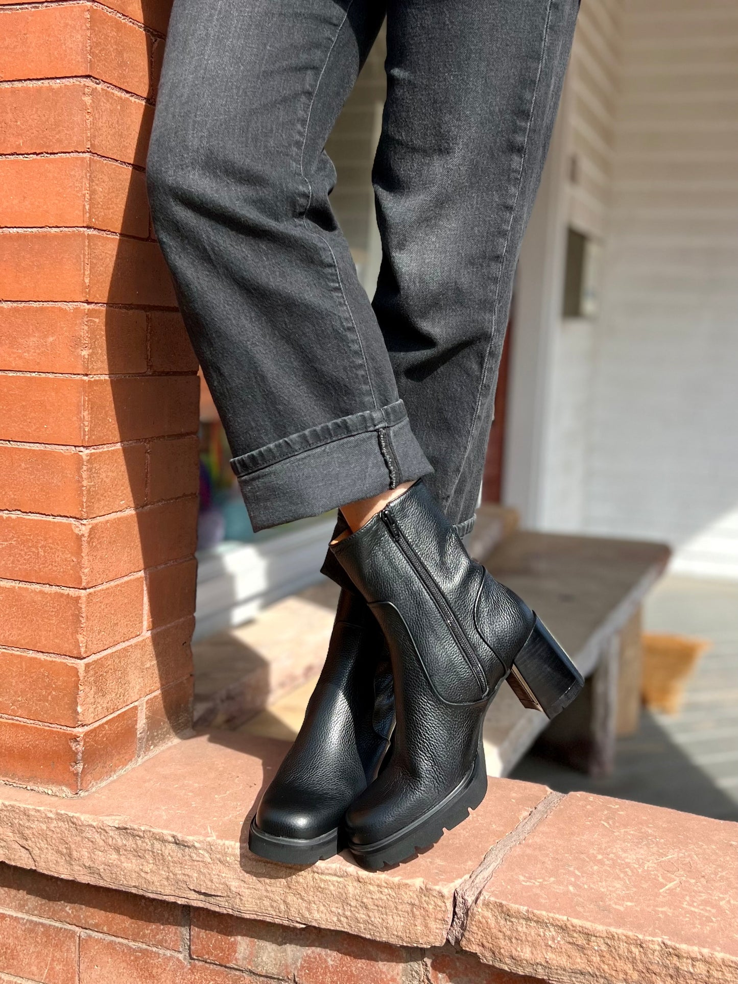 21926 SUSAN in Negro