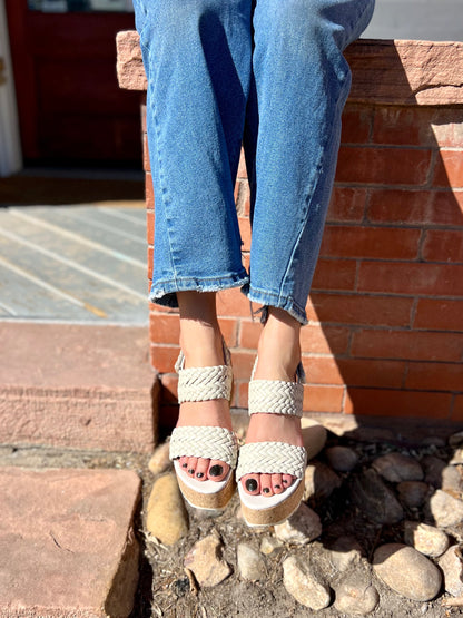 21318 VENICE in Ivory