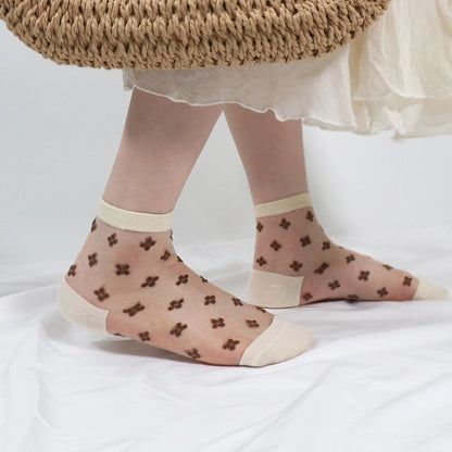 Clover in Beige