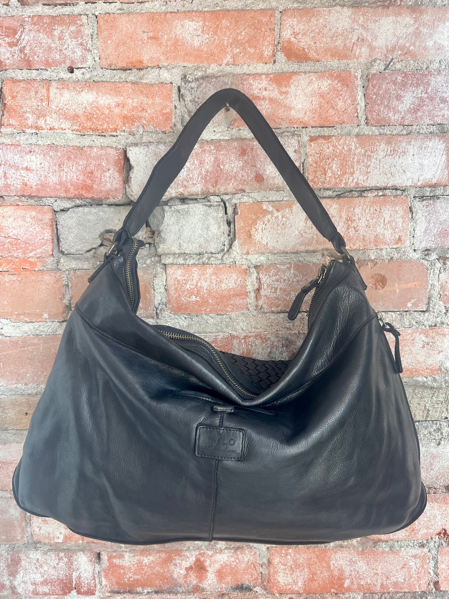 Rosa 087 in Black