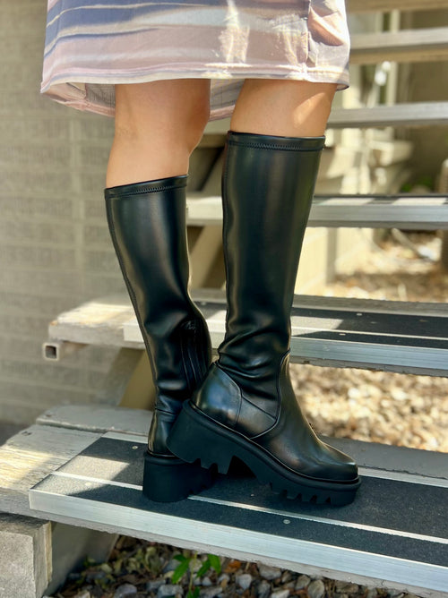 21555 LYS in Black