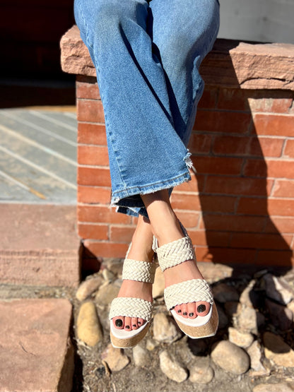 21318 VENICE in Ivory