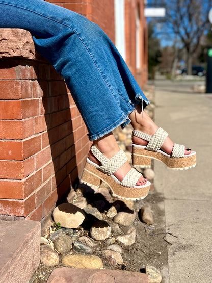 21318 VENICE in Ivory