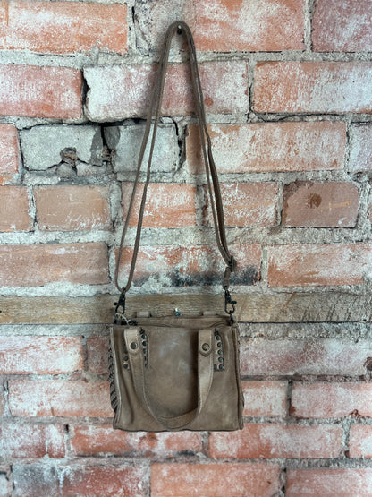 Amika 057 in Taupe