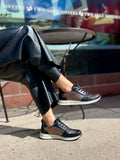 Ovation in Black