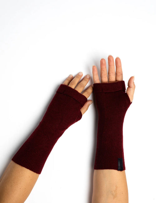 Cashmere Fingerless Gloves in Maroon