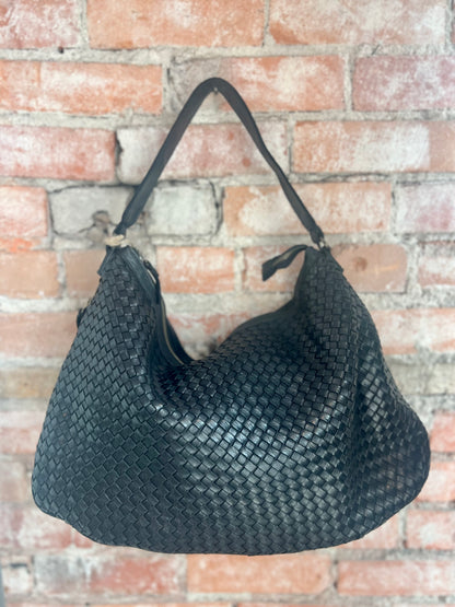 Rosa 087 in Black