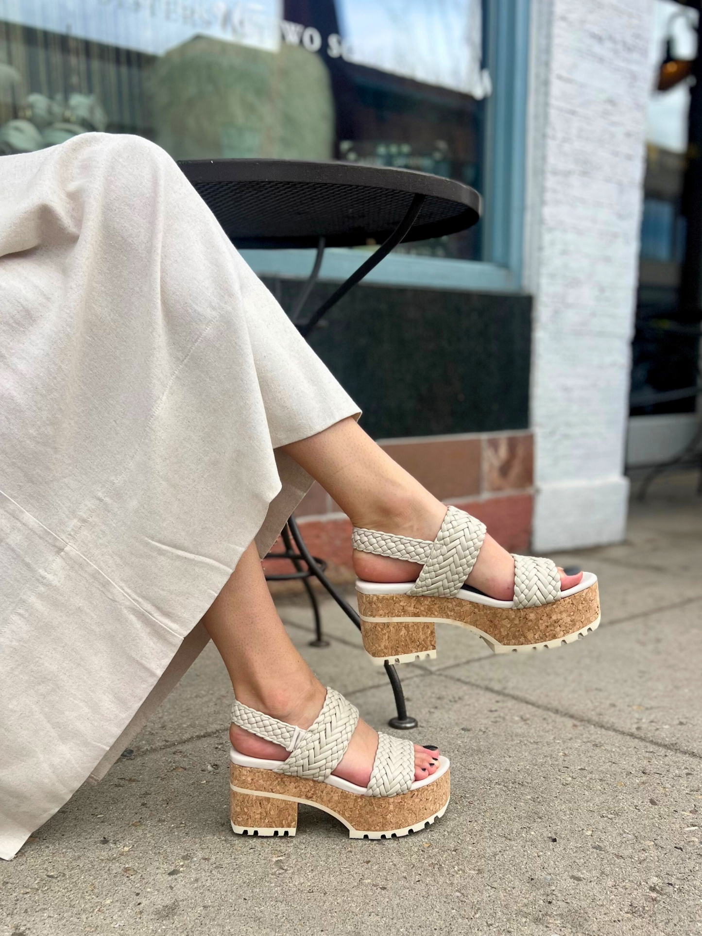 21318 VENICE in Ivory