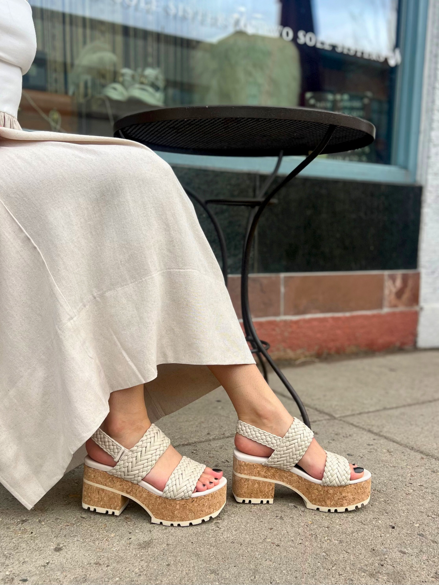 21318 VENICE in Ivory