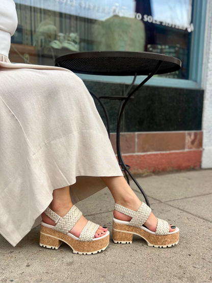 21318 VENICE in Ivory