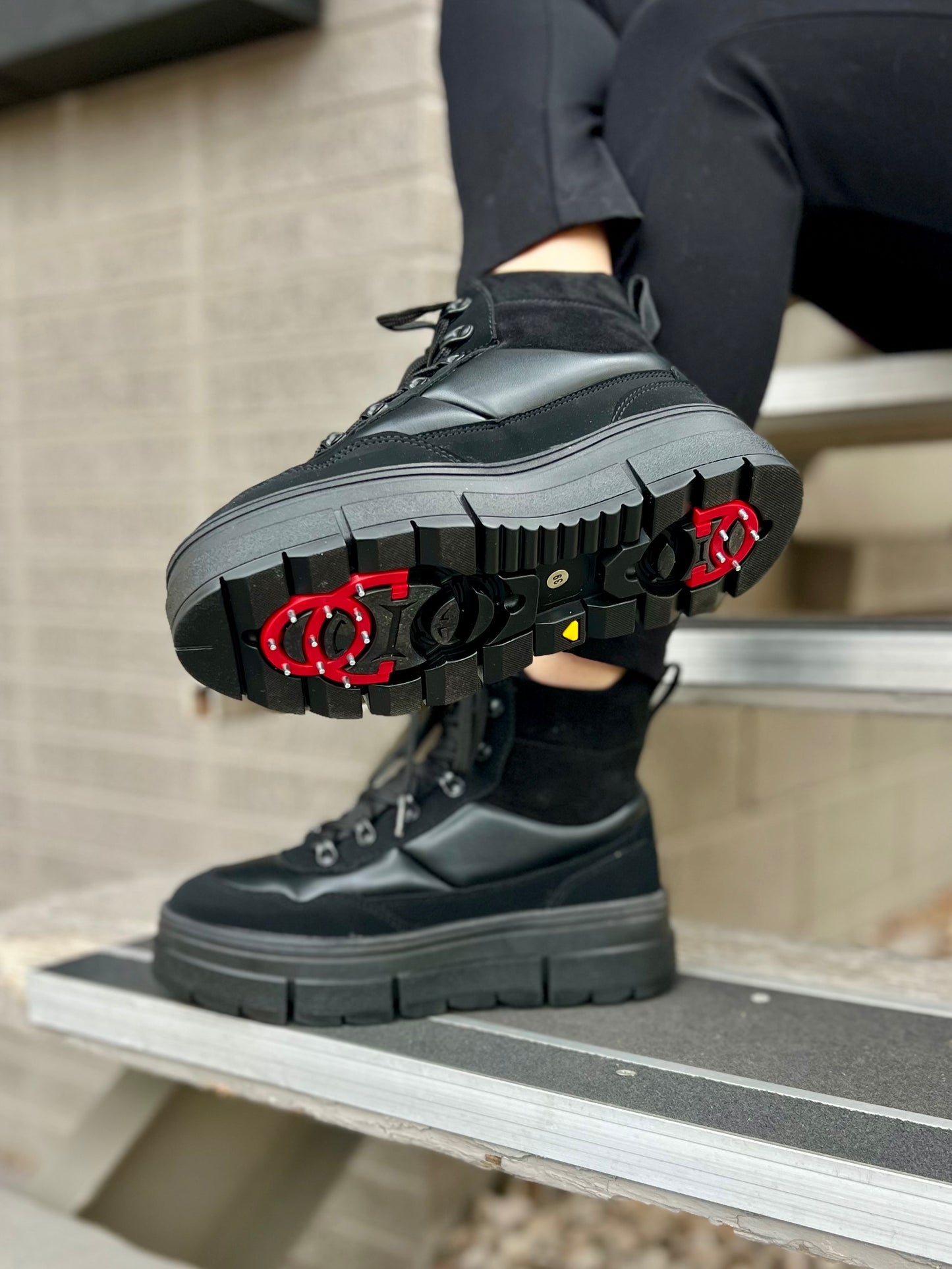 Harper Mid Lea in Black