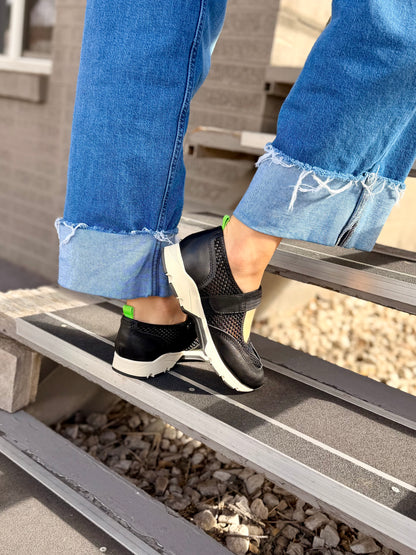 MJ Mesh Sneak in Black