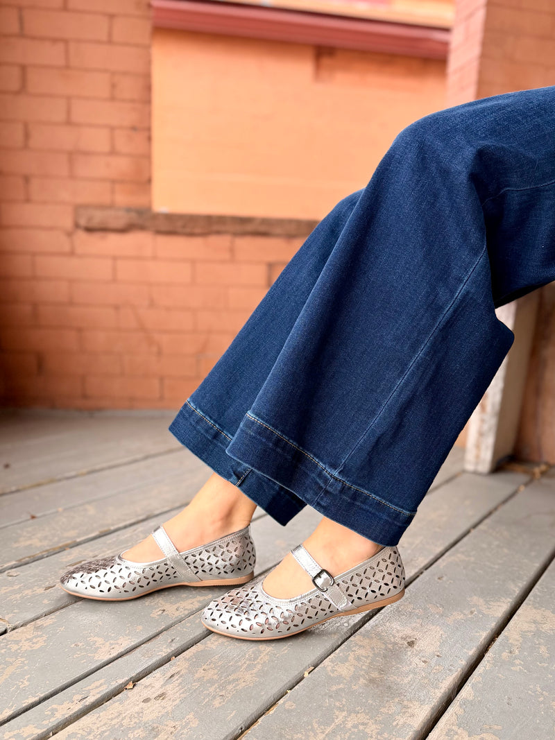 Kehlani in Dark Silver