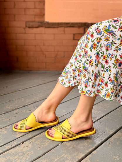 Eddison in Yellow