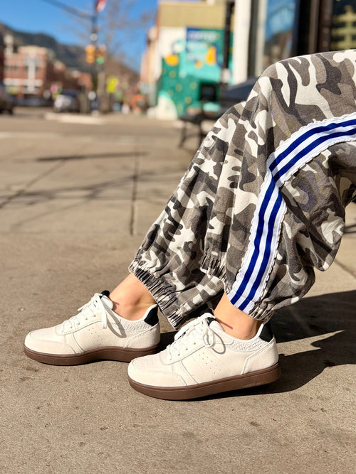 Bjork in Blanc/Black