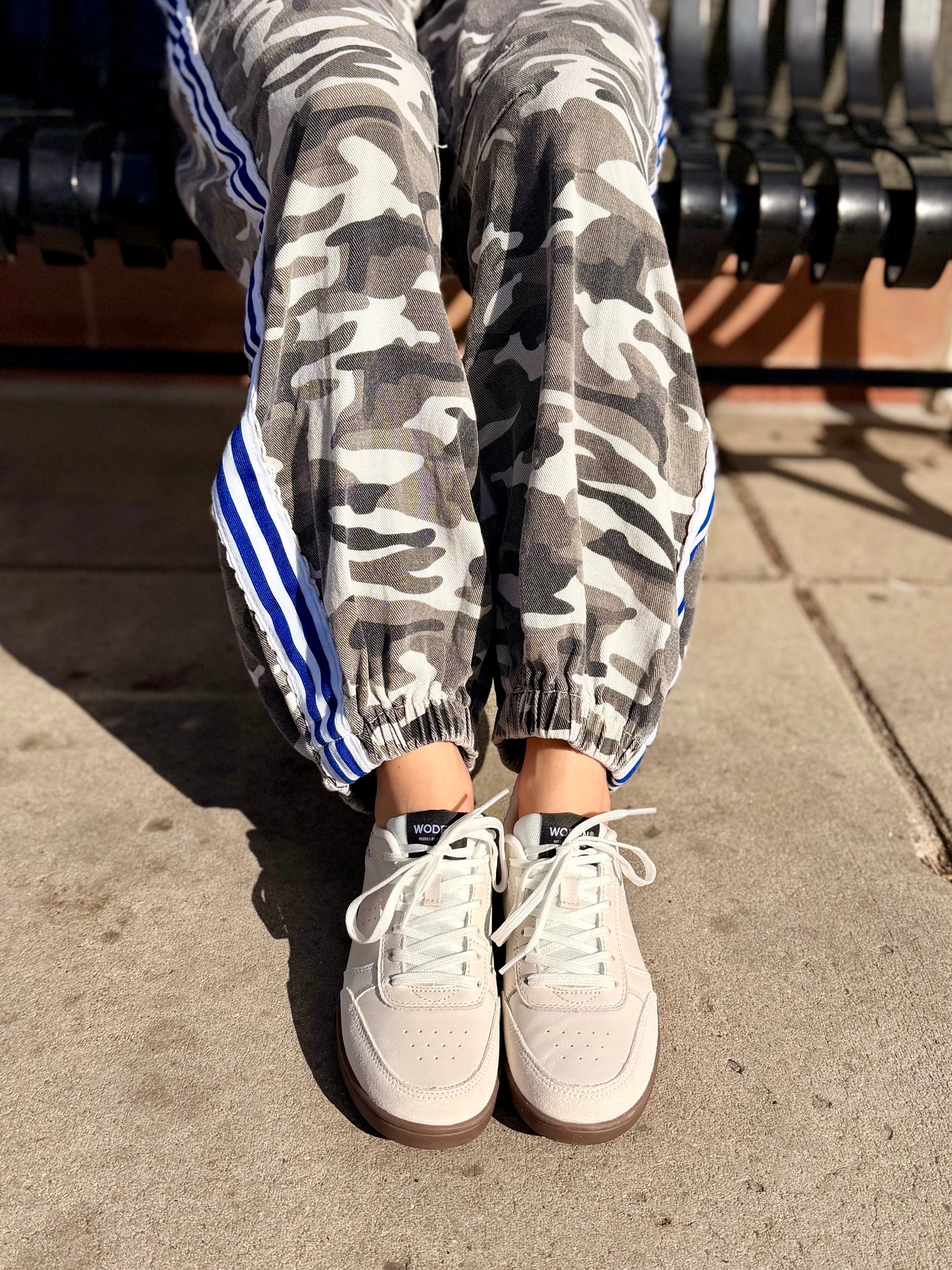 Bjork in Blanc/Black