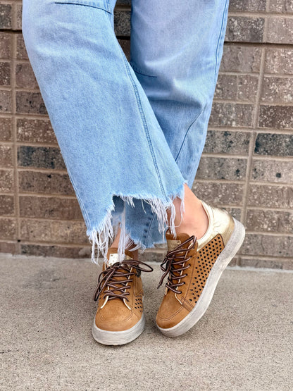 Adrian in Camel+Zebra