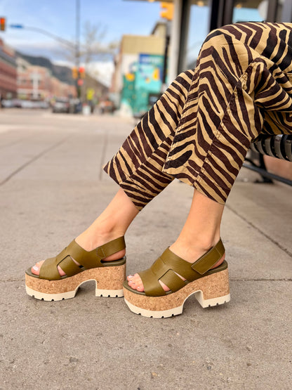 21809 VENICE in Olive