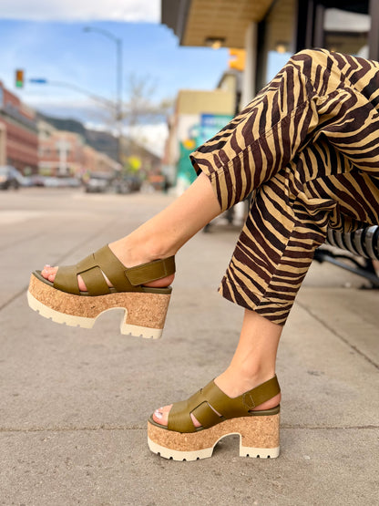 21809 VENICE in Olive