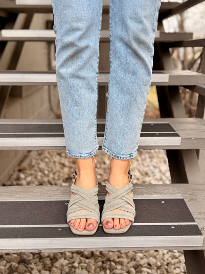 Chloe 9913 in Army