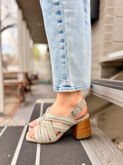 Chloe 9913 in Army