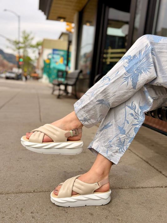 Mellow Mana in Cream