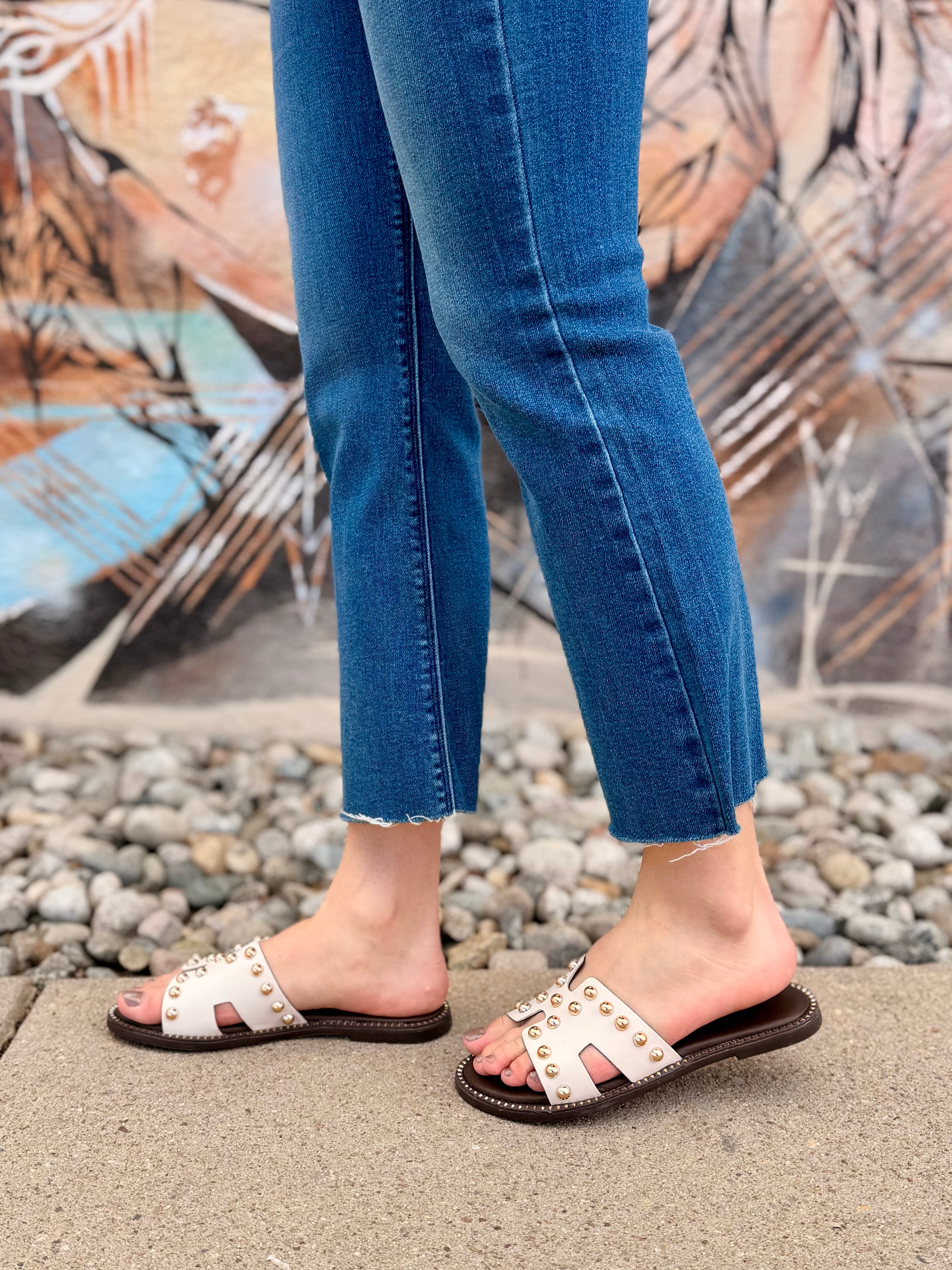 Follie in Off White – Two Sole Sisters