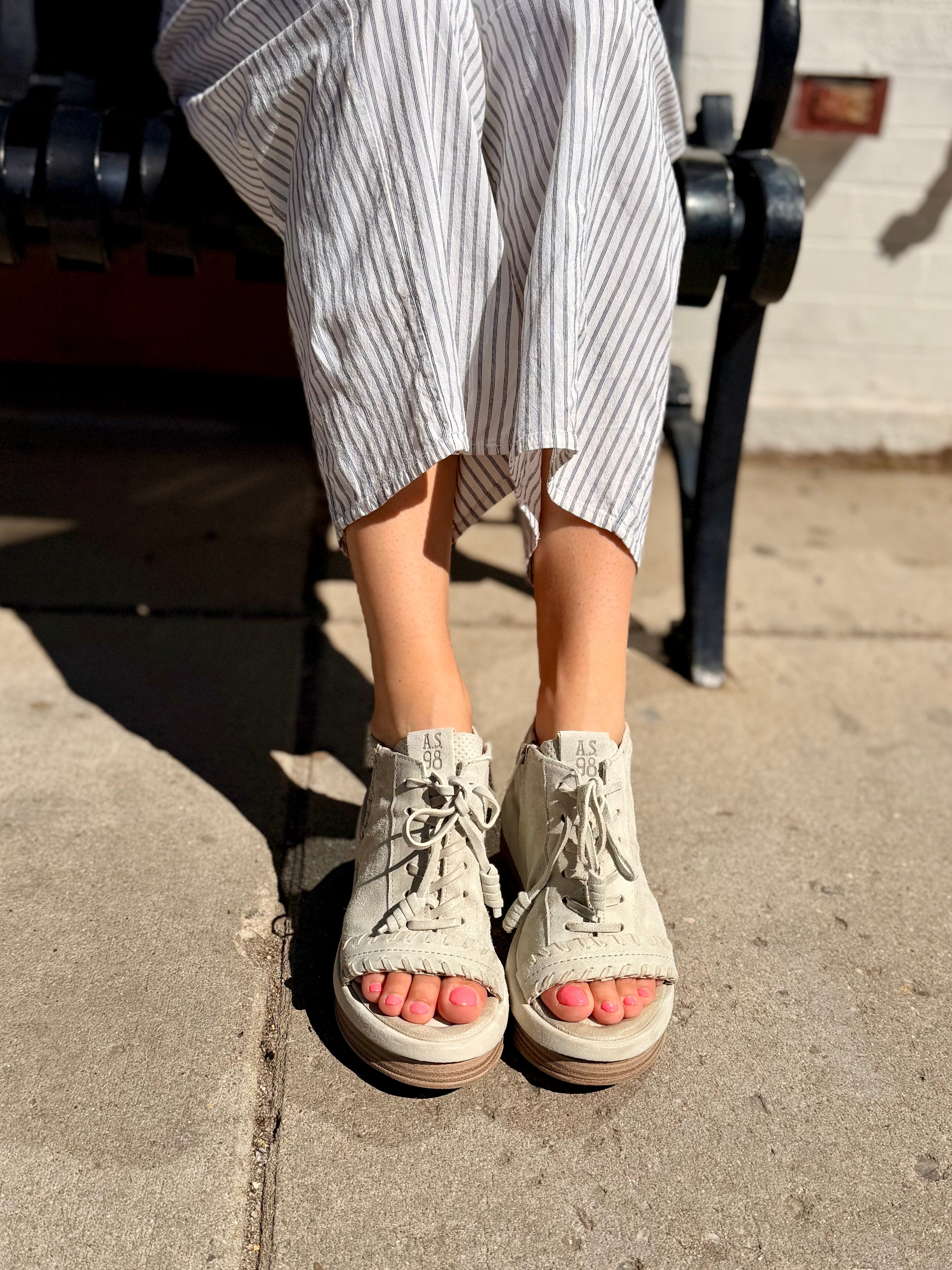 A.S. 98 – Two Sole Sisters