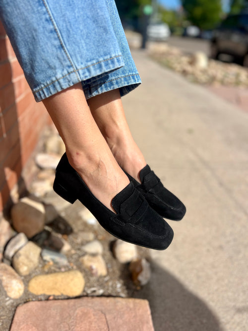 75.261.17 in Black