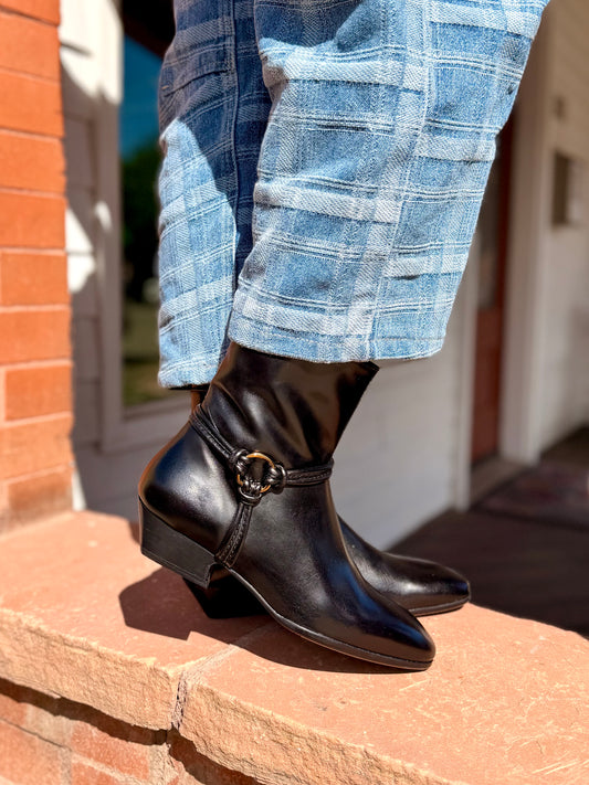 22304 OLIVIA in Black
