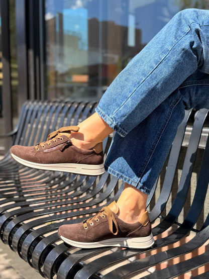Oleanna in Brown/Scotch