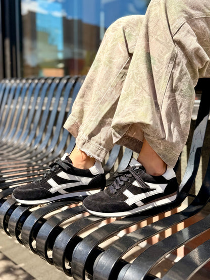 Ayla in Black/Off-White