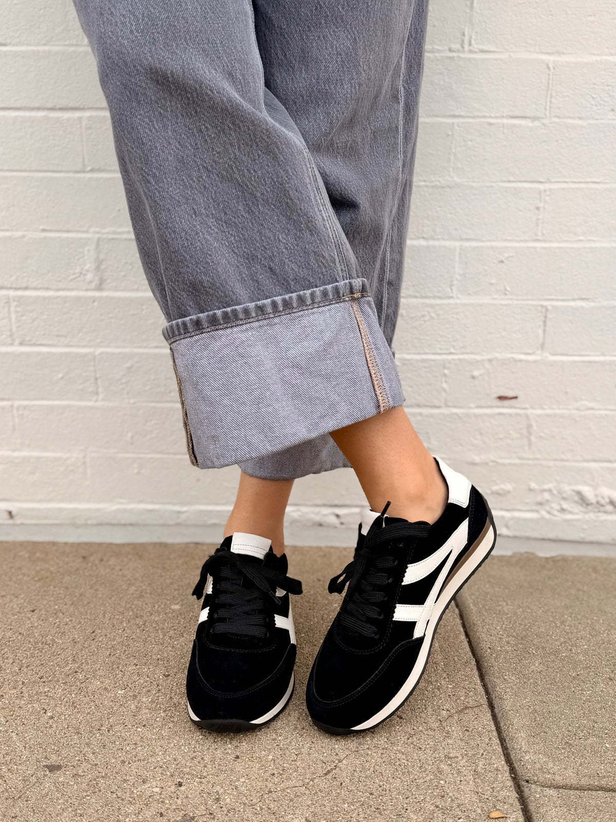 Ayla in Black/Off-White