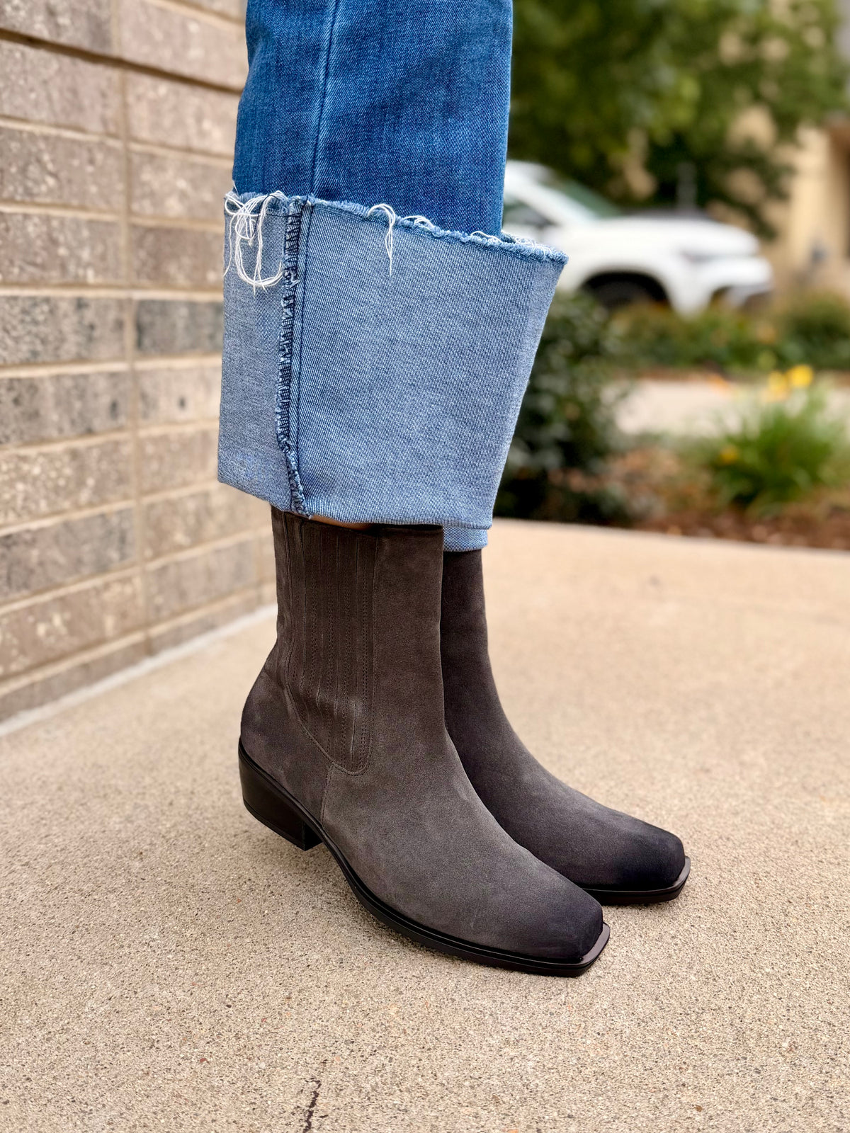Tennessee in Dark Grey