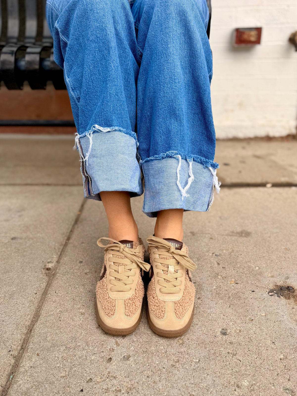 Simona in Camel