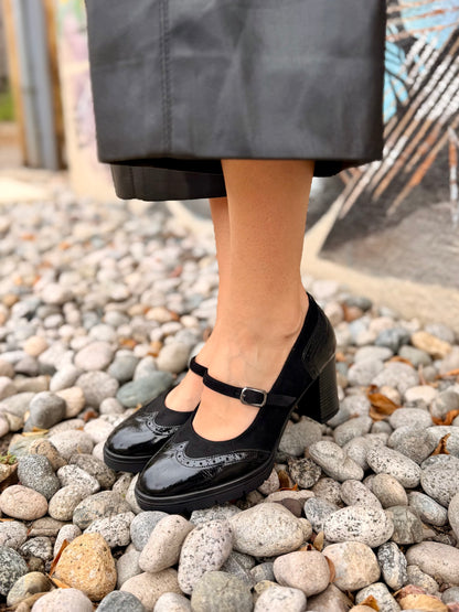 Rima in Black