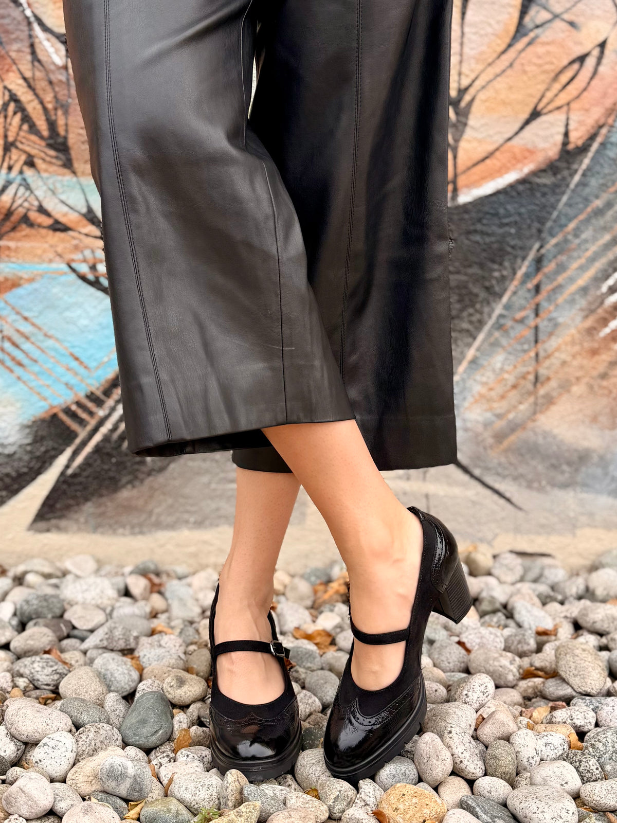 Rima in Black