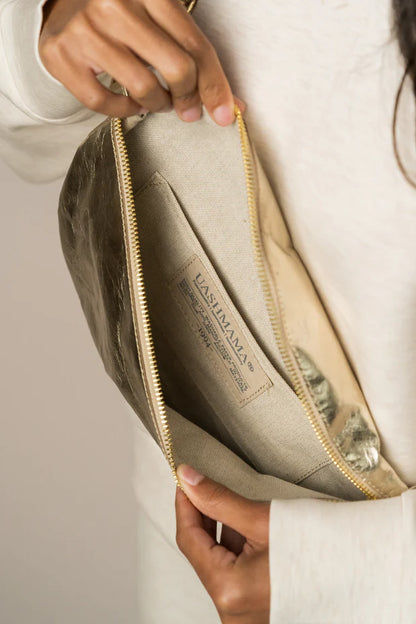 Sling Body Bag in Platino