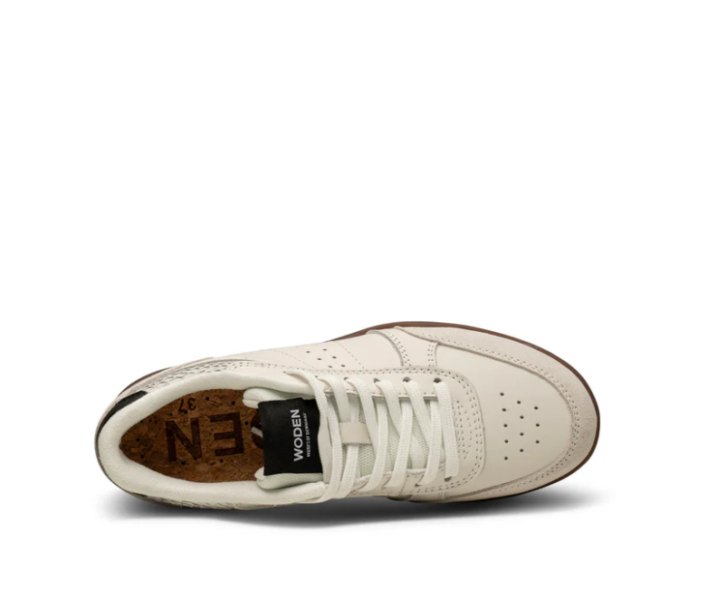 Bjork in Blanc/Black