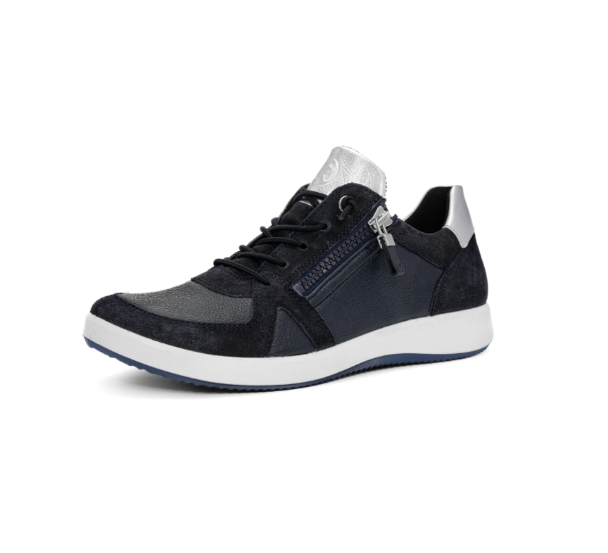 Riviera in Navy
