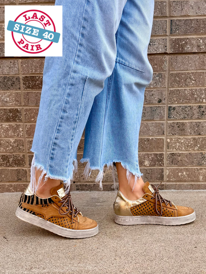Adrian in Camel+Zebra